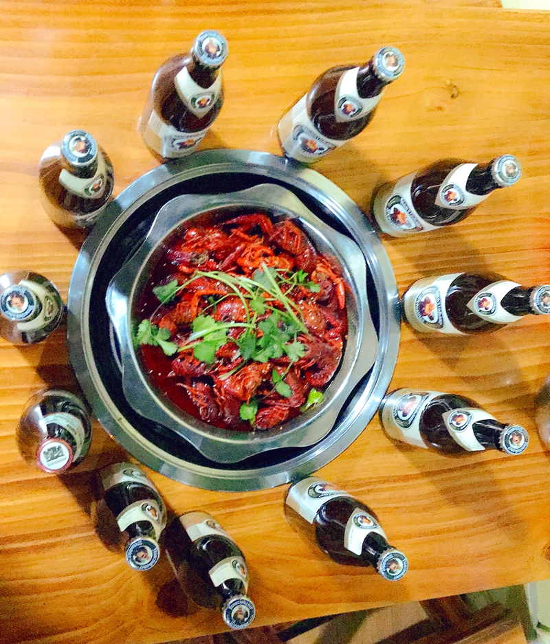 蜀千签厕所串串倾力推出“艾玛仕”招牌龙虾，热忱欢迎新老客户！