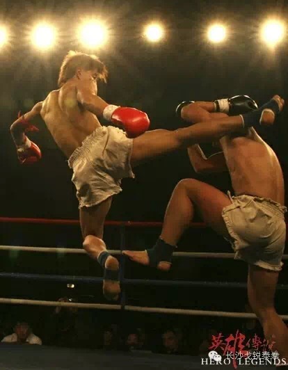 黑色大气邀请函模板/会议邀请函