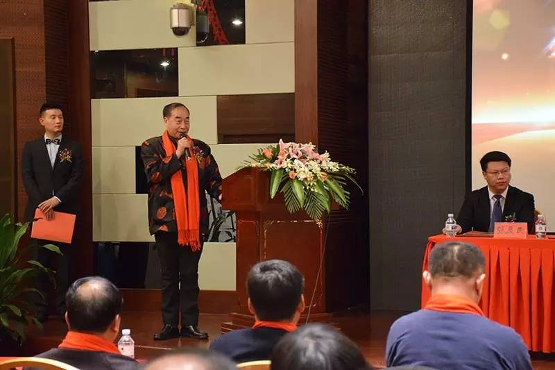 文化部文化艺术人才中心美术书法创作考评中心外联部部长张庆民;书画
