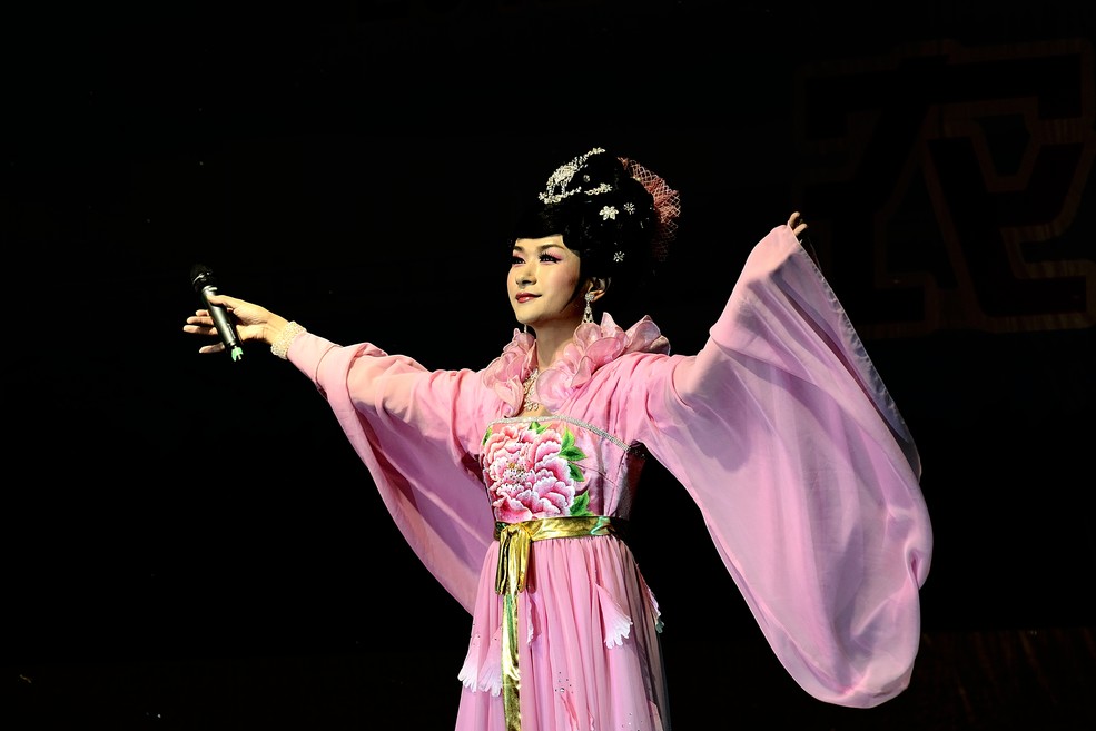 cctv星光大道亚军表演 反串《贵妃醉酒》 铁岭二人转爆笑表演 赵四