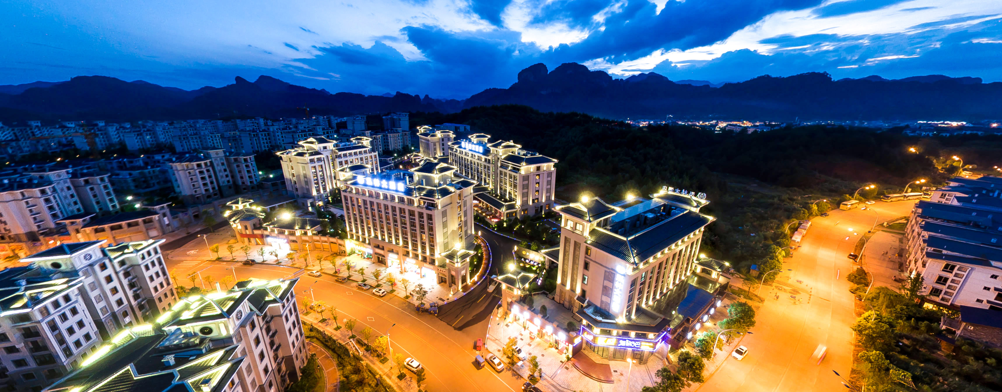 泓林大酒店 honglin hotel 地址:福建省武夷山市三姑度假区自游小镇