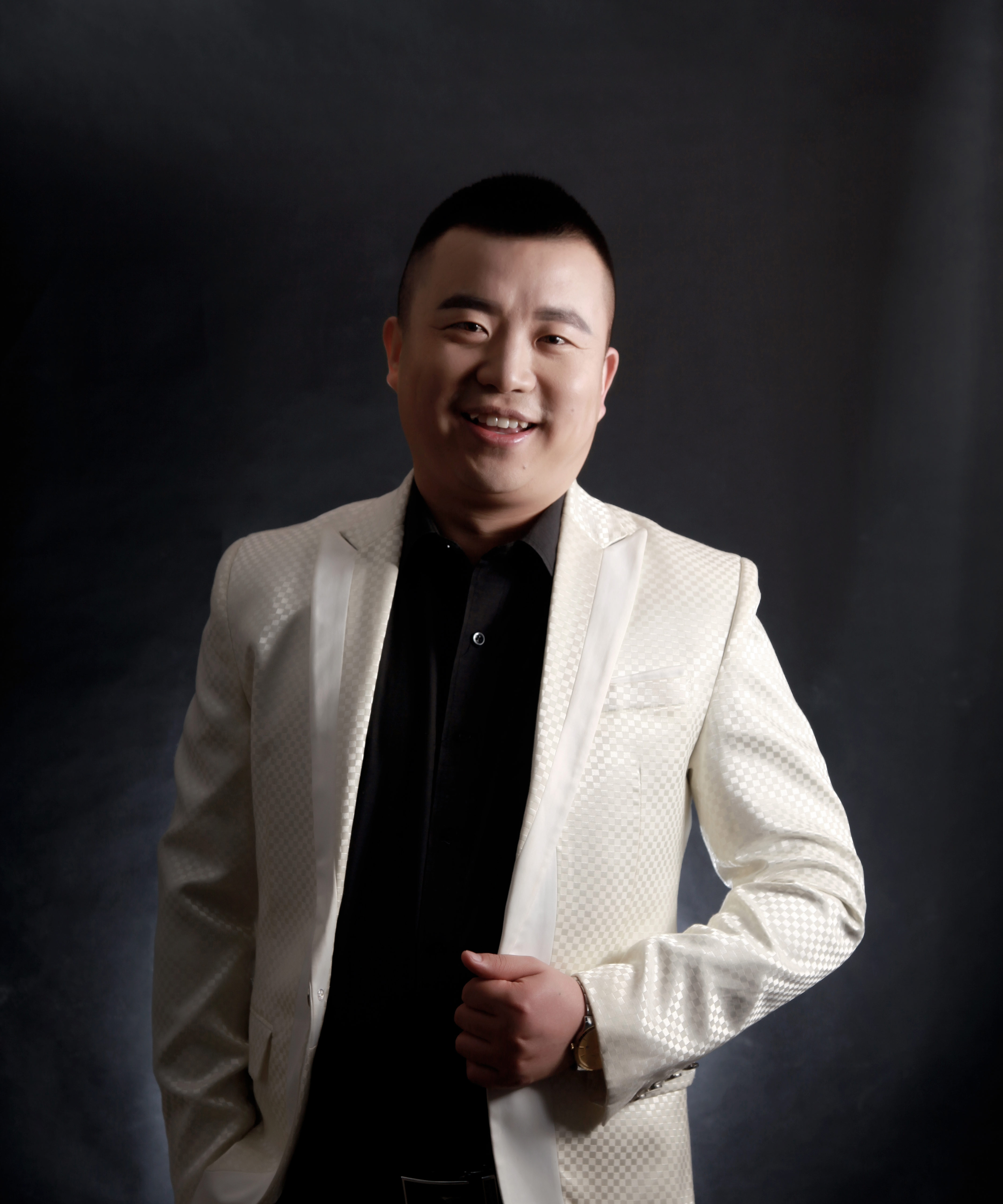 金牌讲师  五官开运私人定制发起人   嘉域祥美aaaaa级资深技术老师