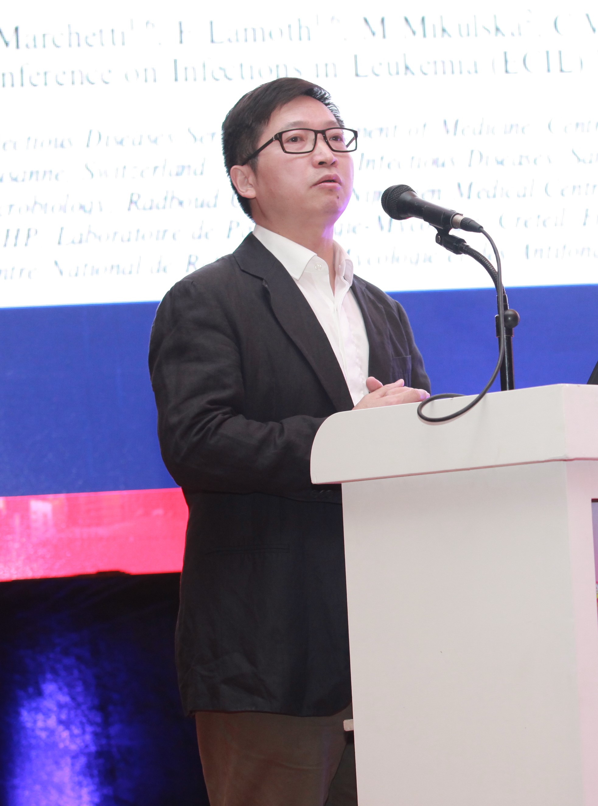 朱利平教授在第七届国际曲霉菌进展会议上作大会专题发言