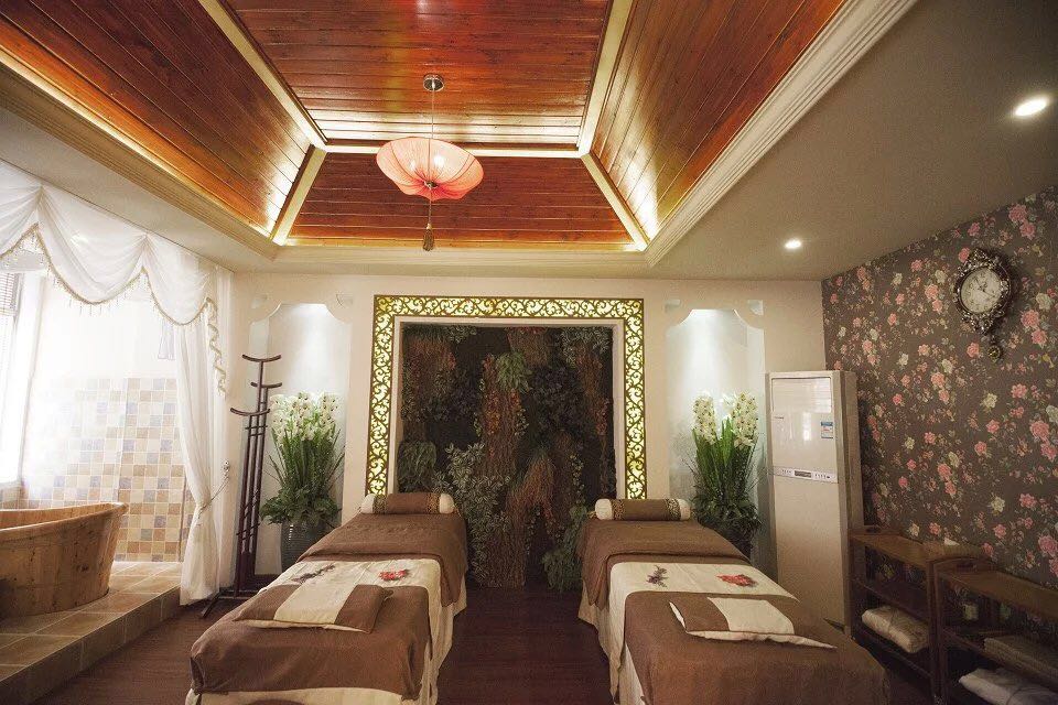 大美人菲歌国际美容会所免费做美容啦!