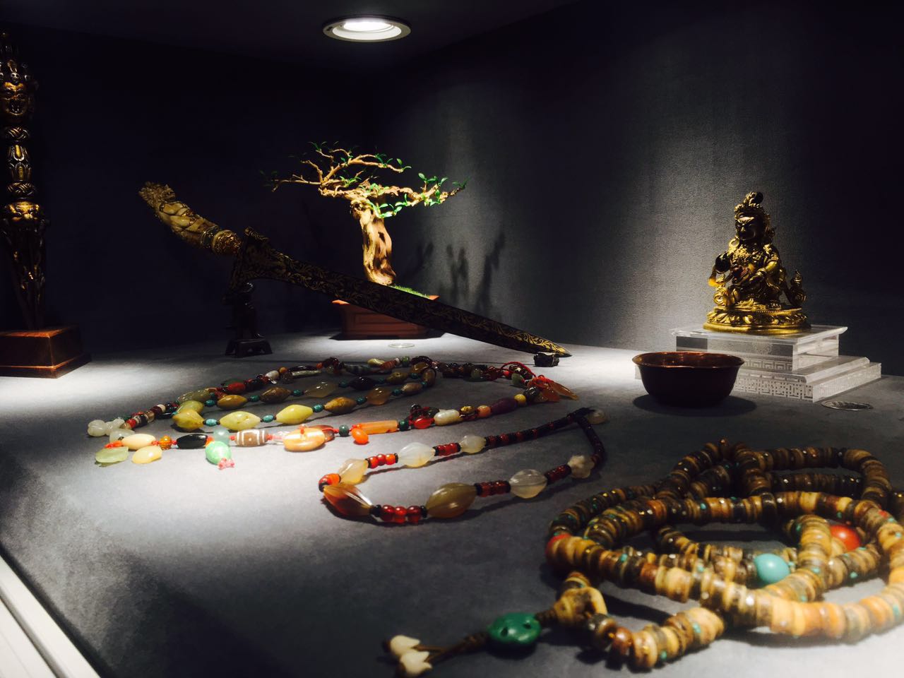 原宝堂升临福地北京古玩城a座二层13 20号!