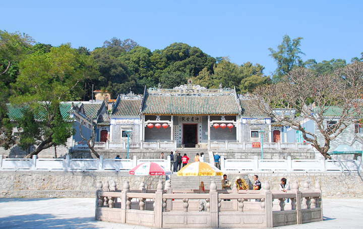 任务:在湖边摆团队造型合影留念 罗浮山 朱明洞景区定向探险