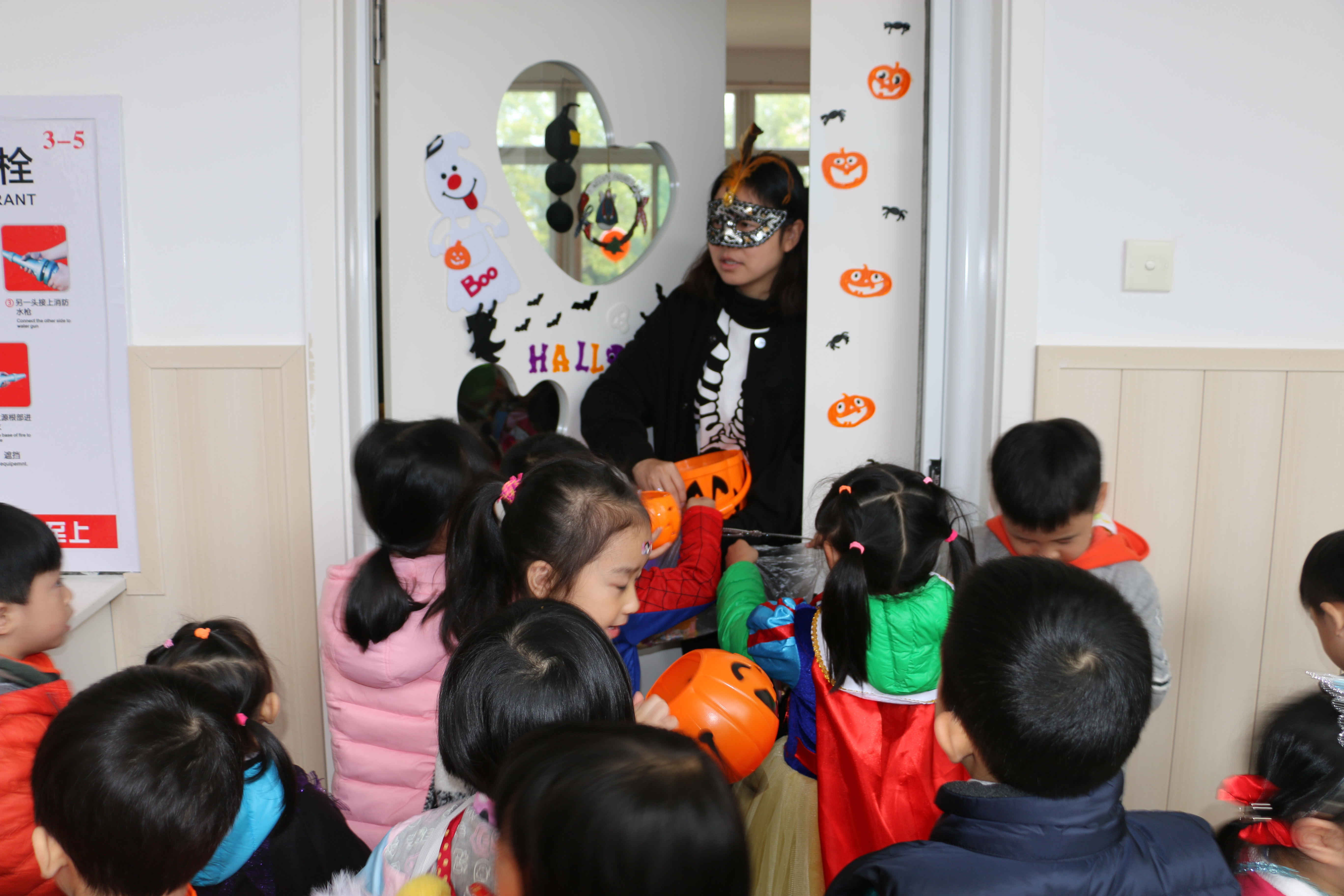 华师幼儿园混龄班万圣节大狂欢!