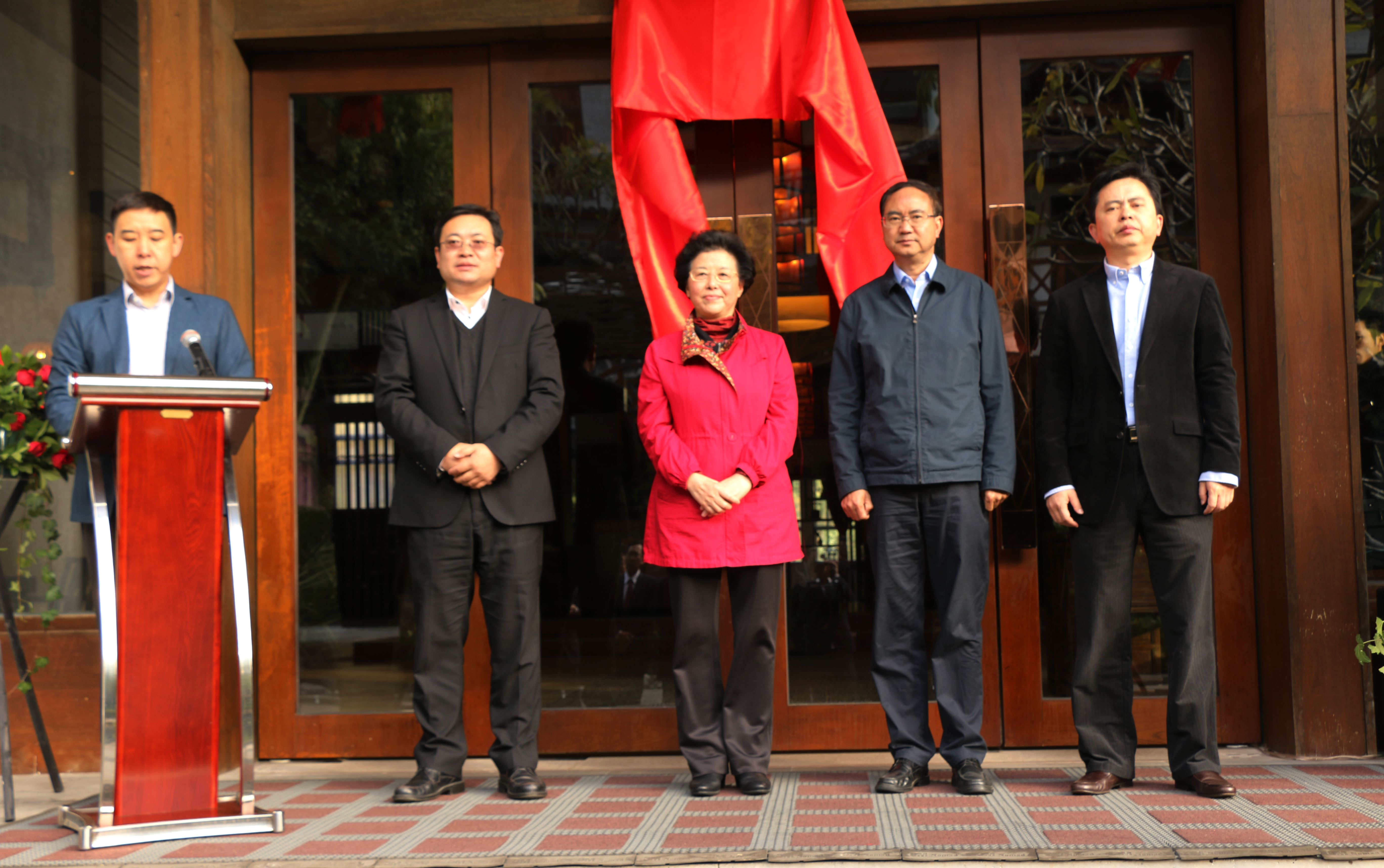 腾冲火山热海公司给你拜年啦.