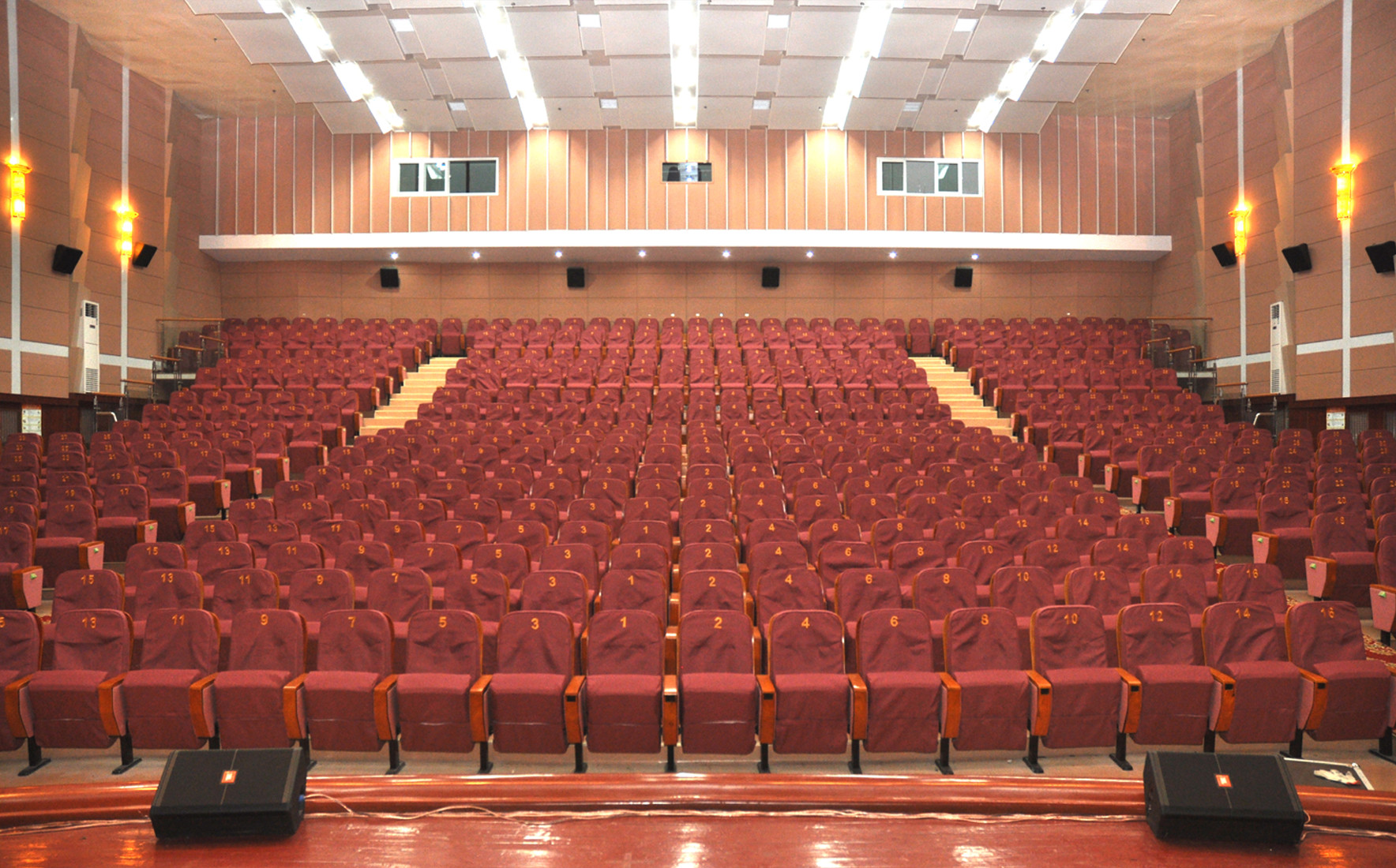 新话剧场五周年店庆